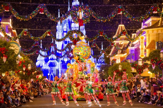 Disneyland Christmas-Parade